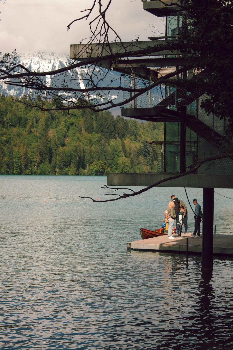 Glaivorward Amenities